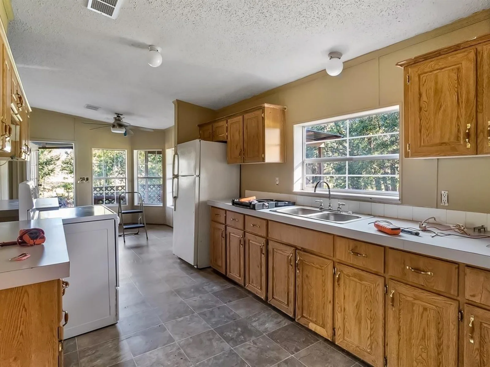 23158 LOOP RD, GROVELAND, FL — photo 7