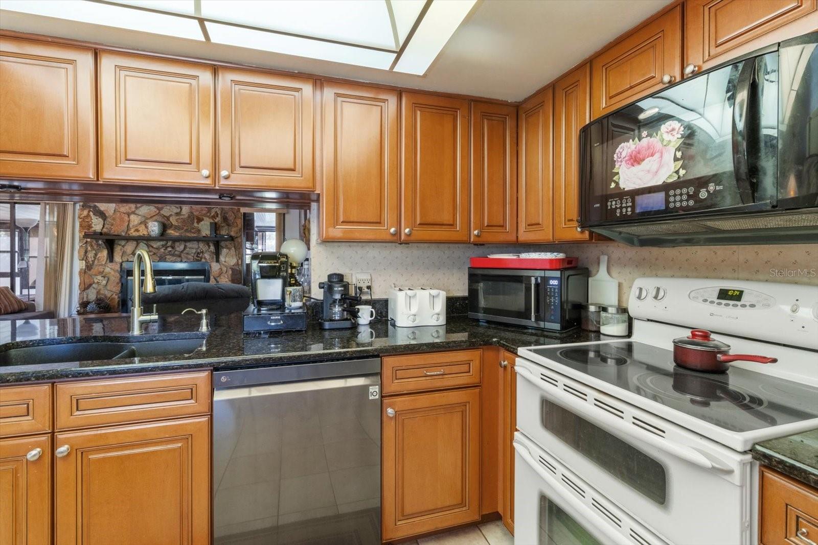 8921 S THOROUGHBRED PT, INVERNESS, FL — photo 16