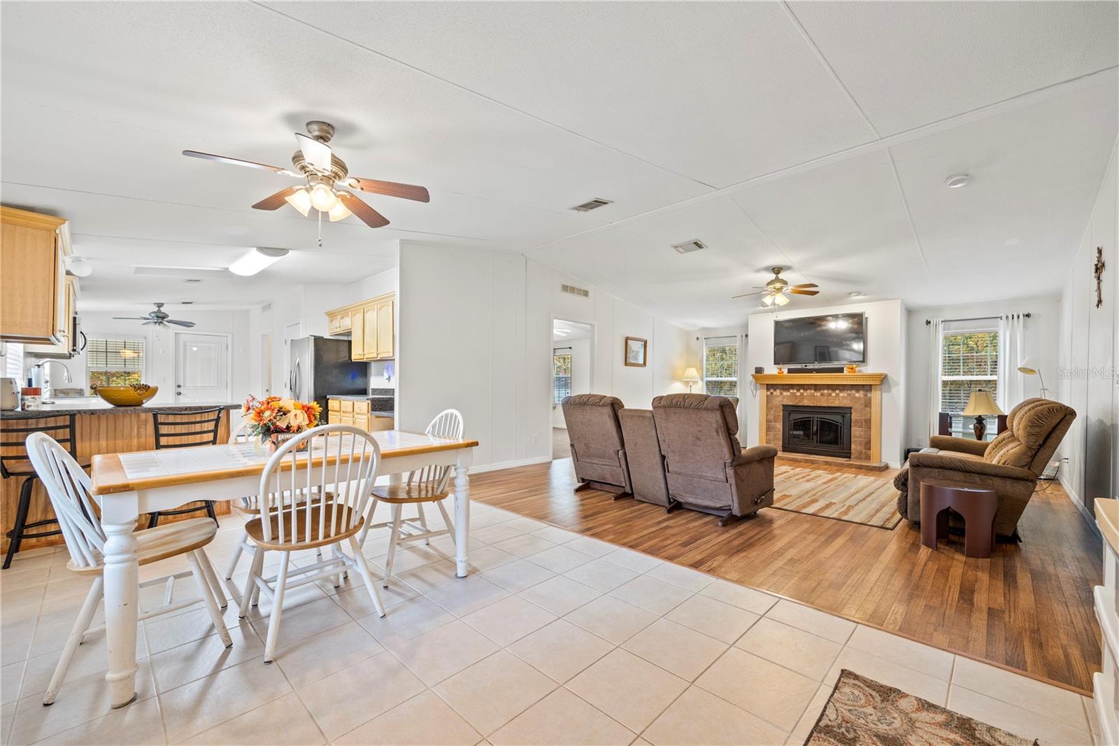 1366 SW CENTRAL TER, FORT WHITE, FL — photo 5