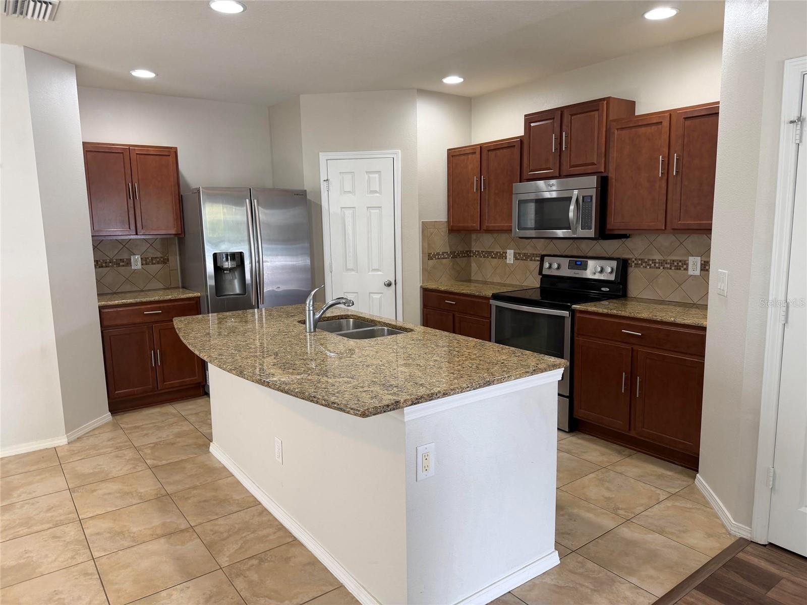 4723 SOMERSET HILL LN, RIVERVIEW, FL — photo 2