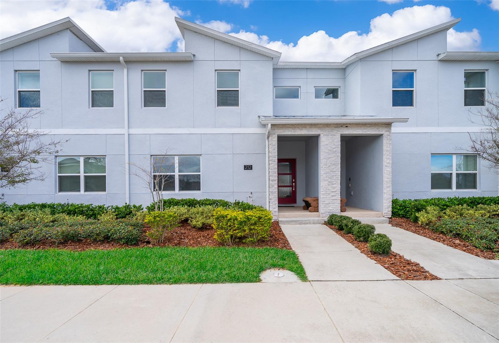 212 OCEAN COURSE AVE, DAVENPORT, FL