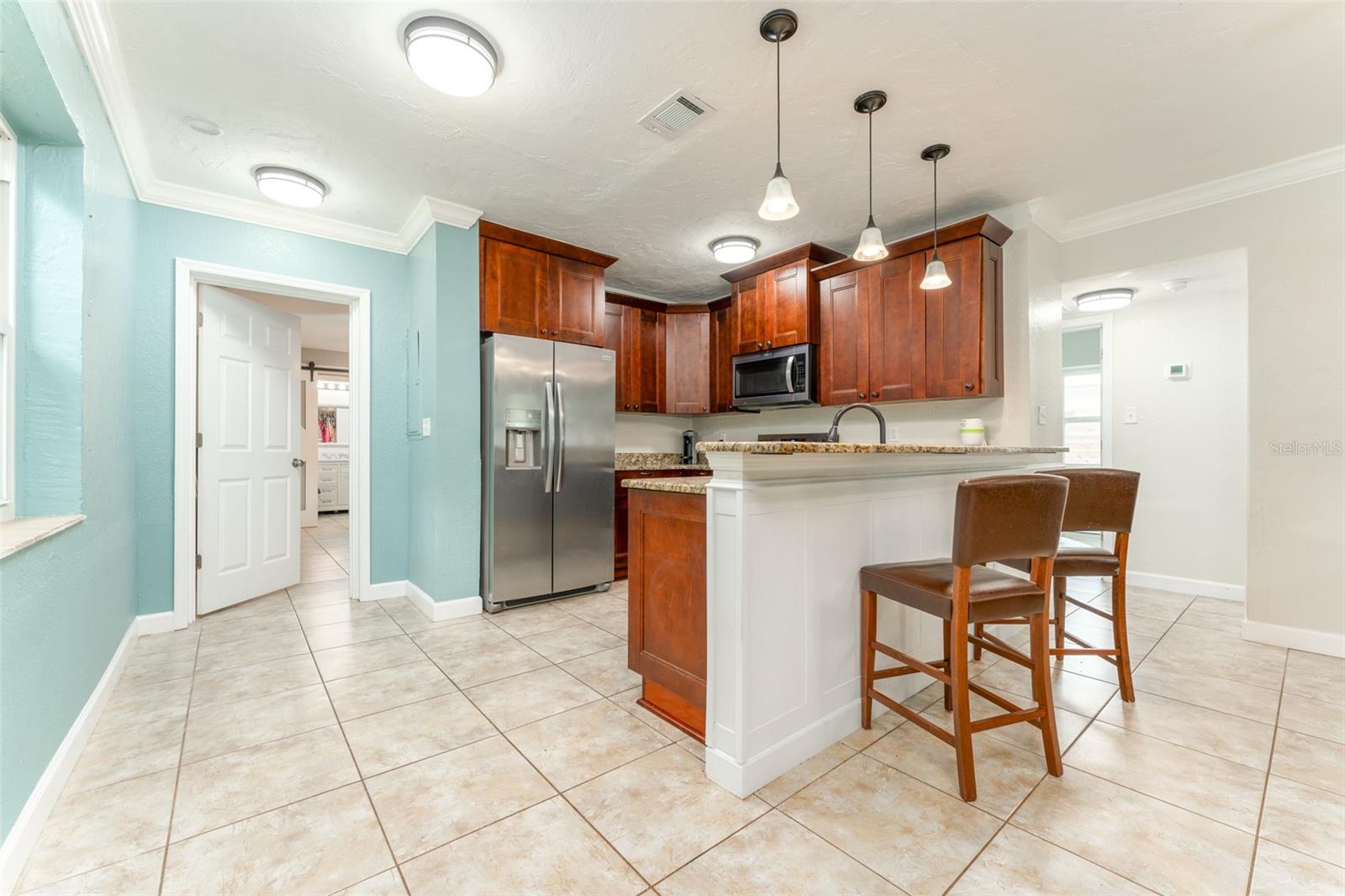 130 41ST AVE NE, ST PETERSBURG, FL — photo 4