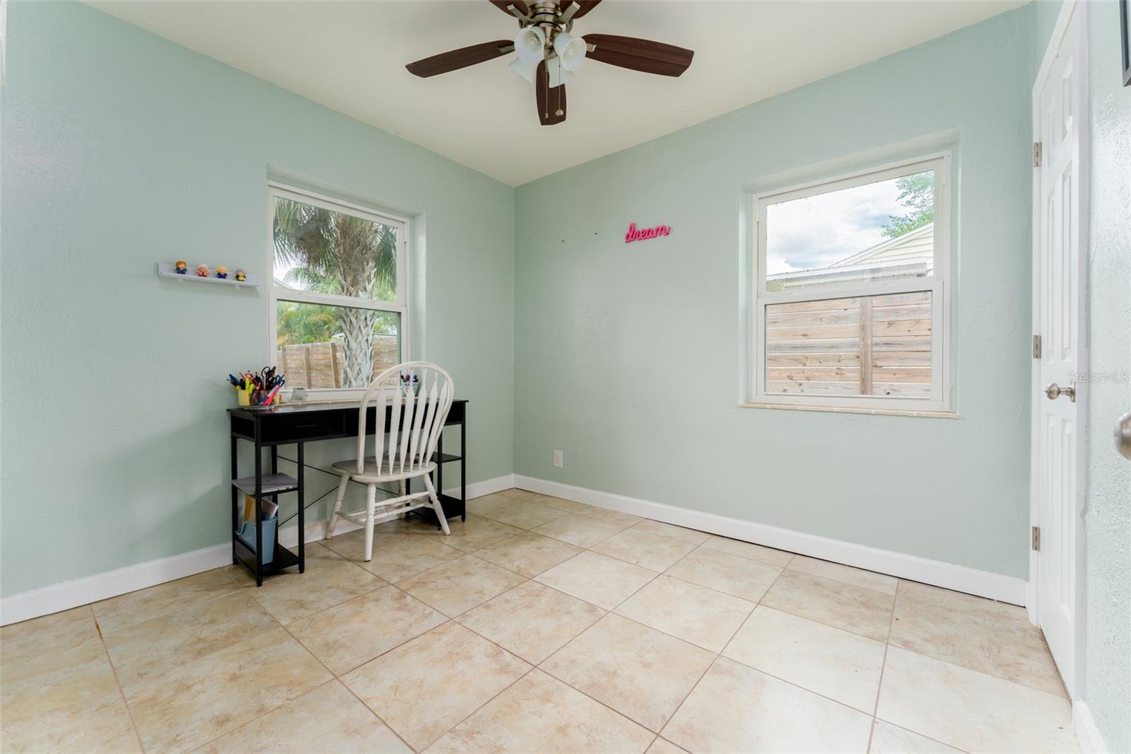 130 41ST AVE NE, ST PETERSBURG, FL — photo 15
