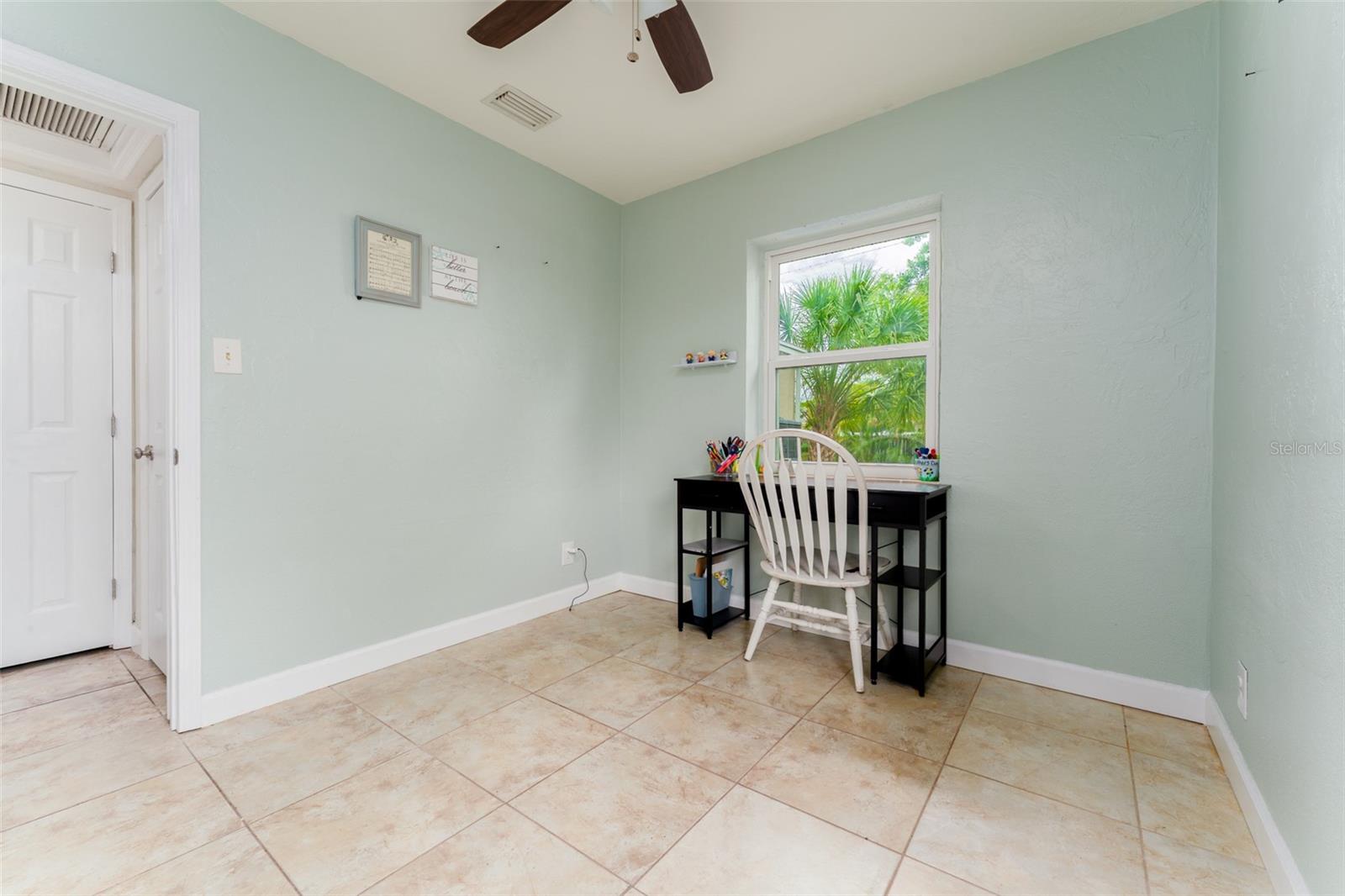 130 41ST AVE NE, ST PETERSBURG, FL — photo 16
