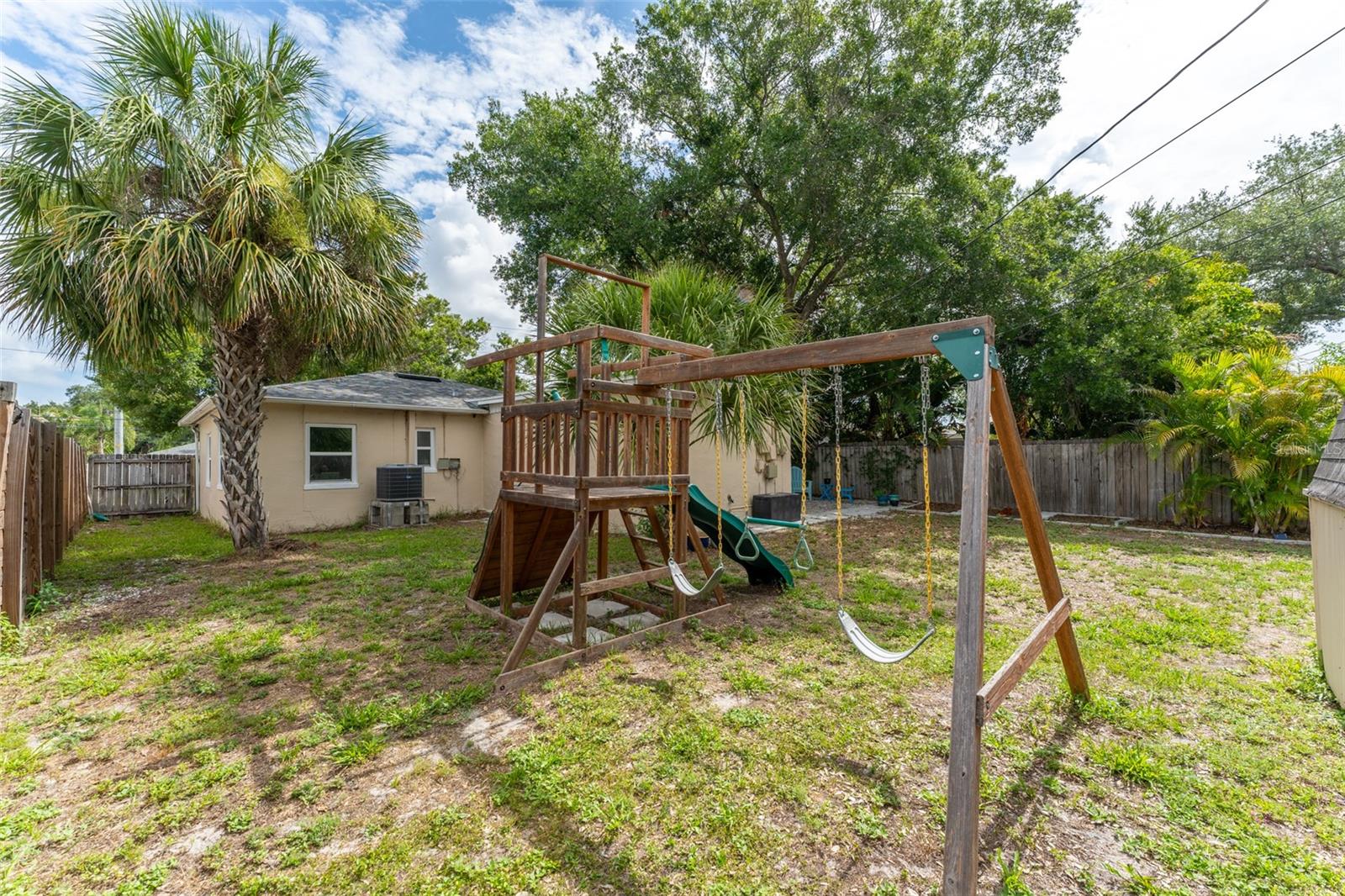 130 41ST AVE NE, ST PETERSBURG, FL — photo 21