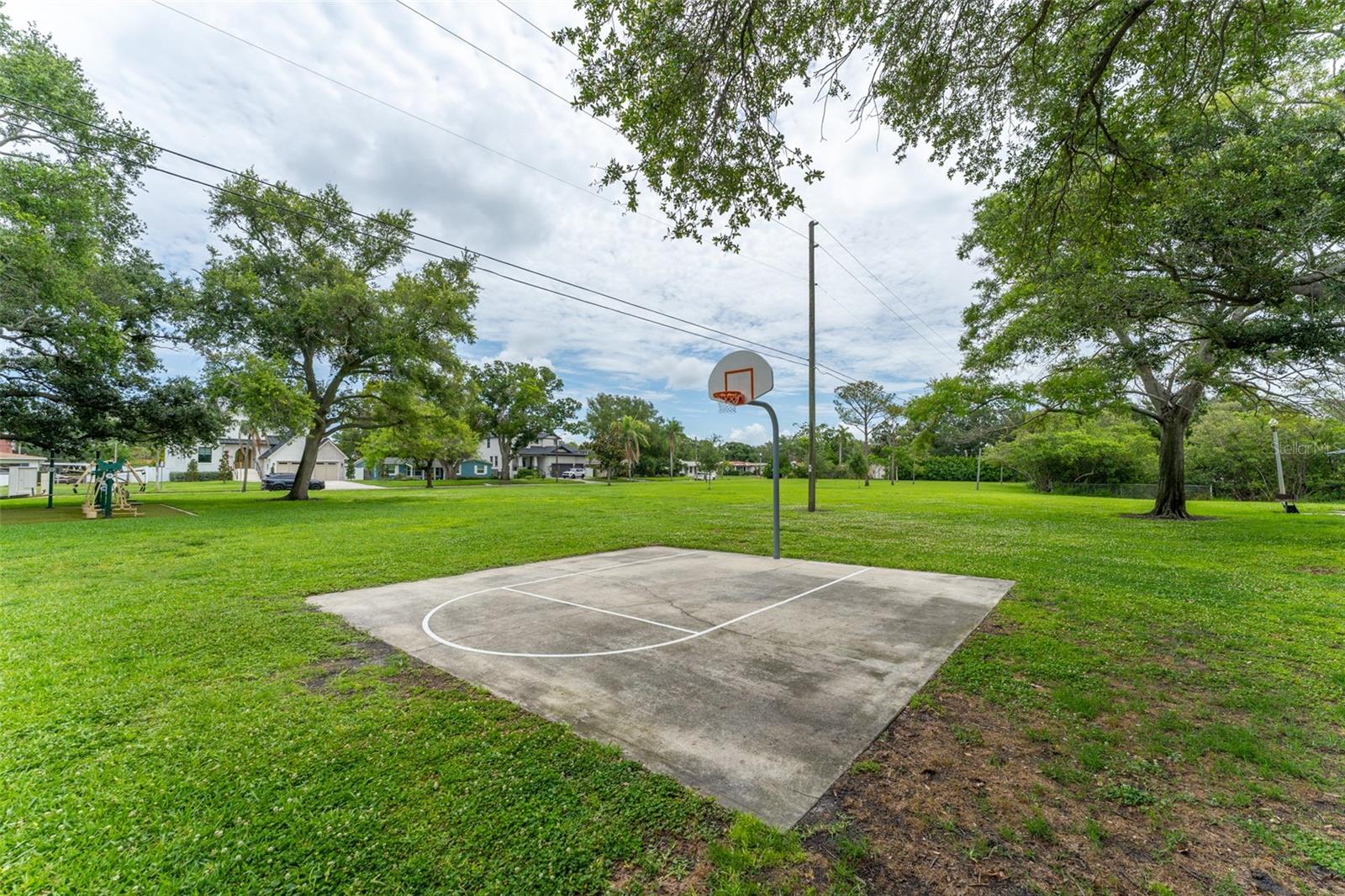 130 41ST AVE NE, ST PETERSBURG, FL — photo 36