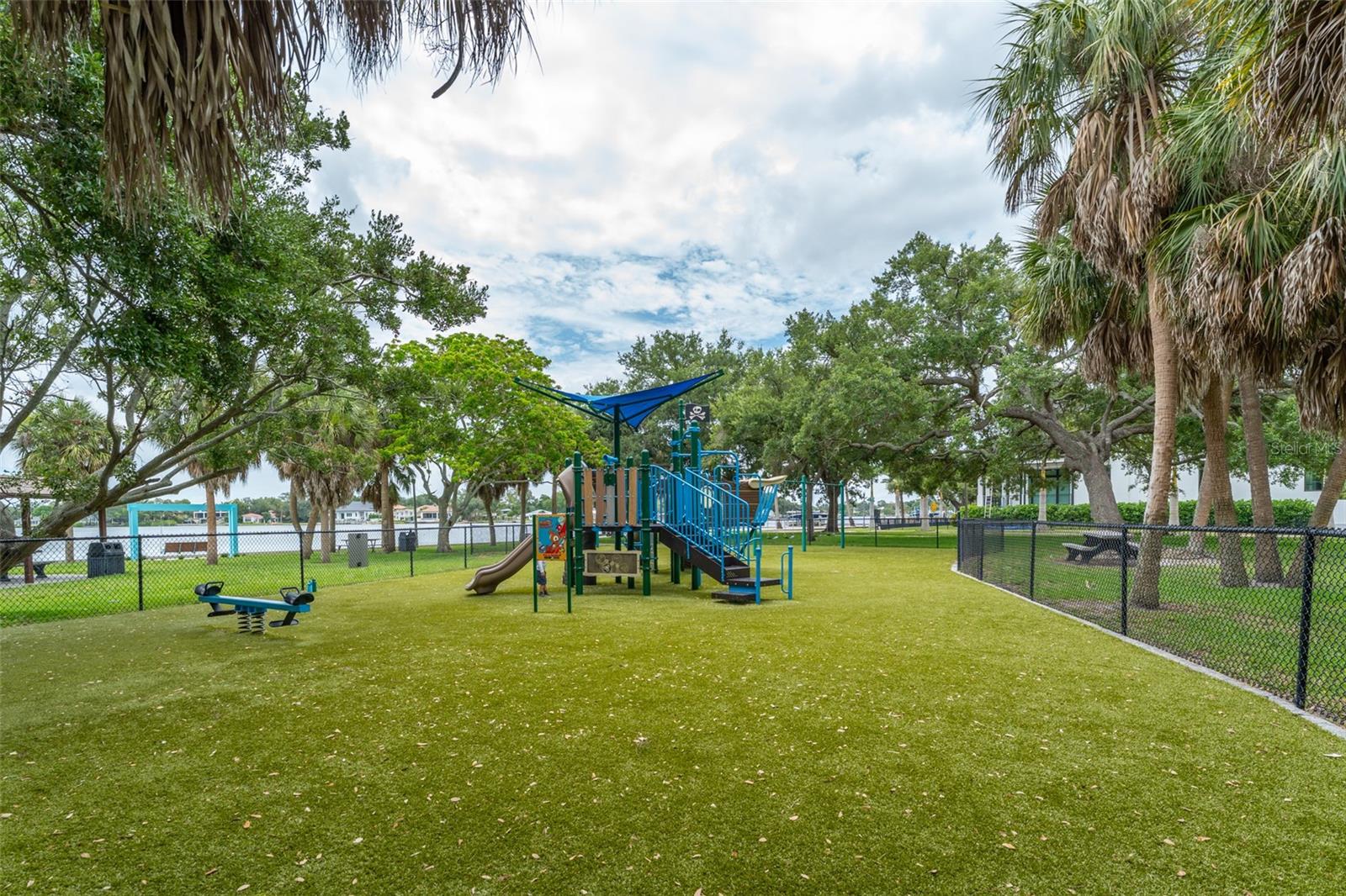 130 41ST AVE NE, ST PETERSBURG, FL — photo 38