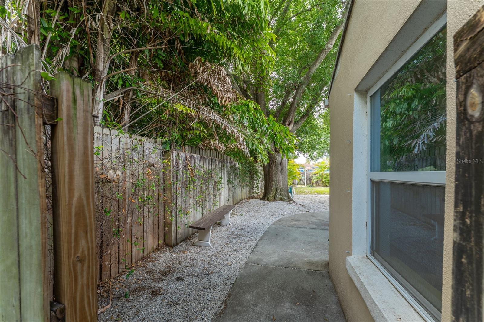 130 41ST AVE NE, ST PETERSBURG, FL — photo 42