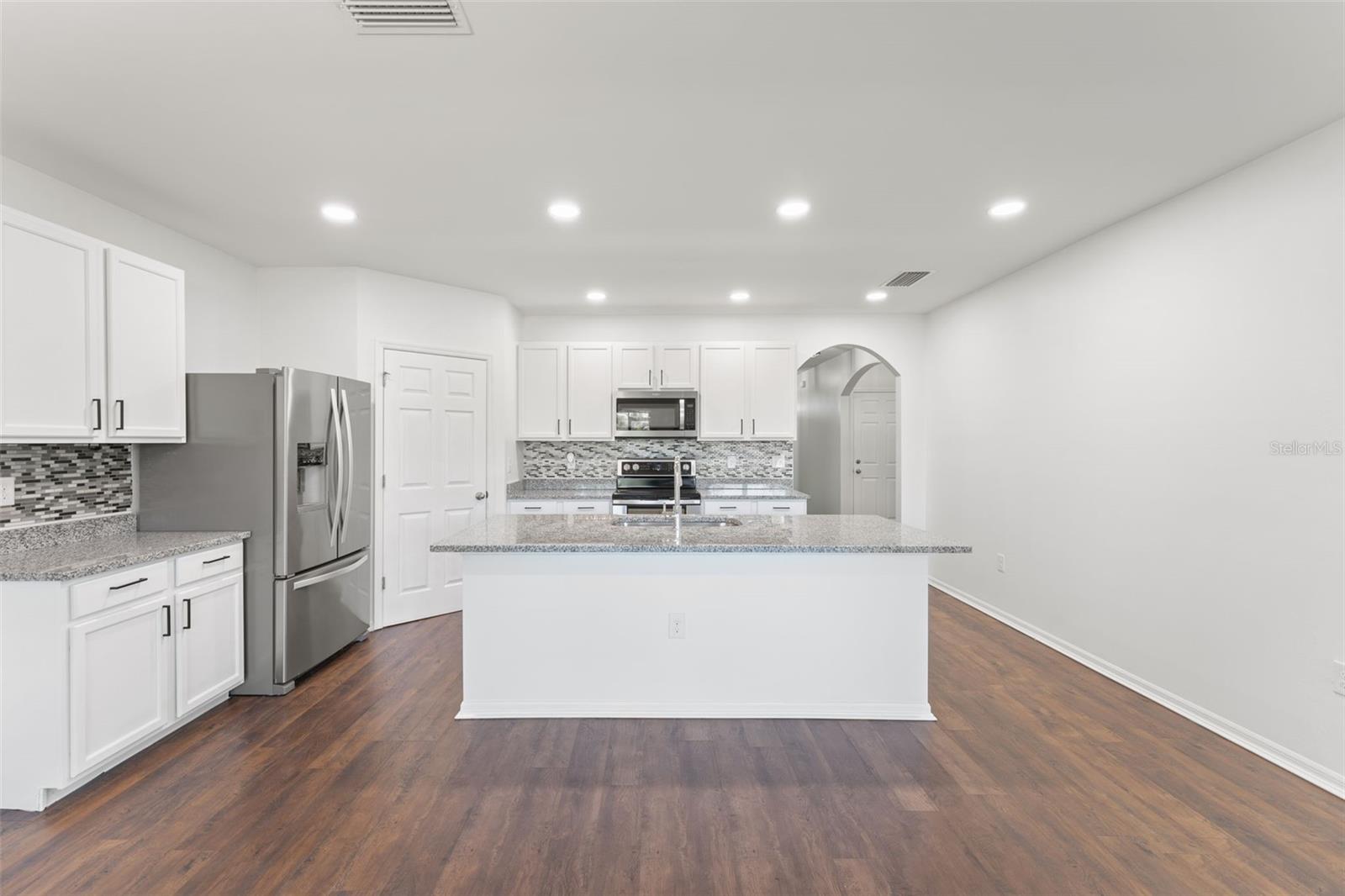 3945 RIVER BANK WAY, PUNTA GORDA, FL — photo 2