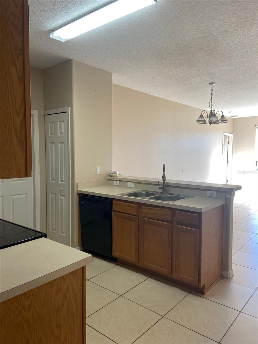 628 MADINA CIR, DAVENPORT, FL — photo 4