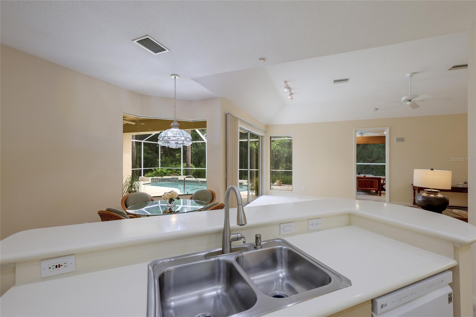 8005 WATERVIEW BLVD, LAKEWOOD RANCH, FL — photo 15