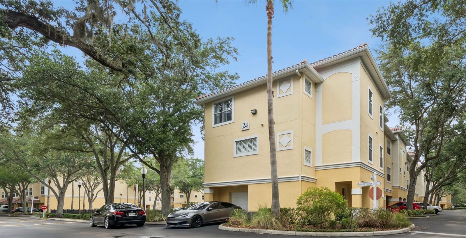 2401 LEGACY LAKE DR #2401, MAITLAND, FL