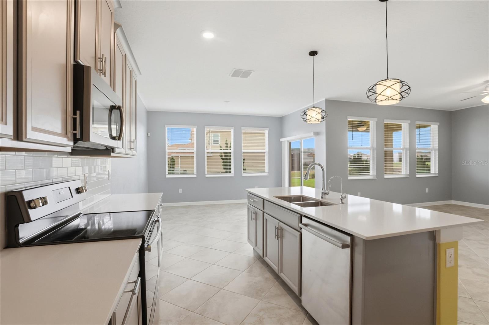 8700 PACIFIC DUNES DR, DAVENPORT, FL — photo 16