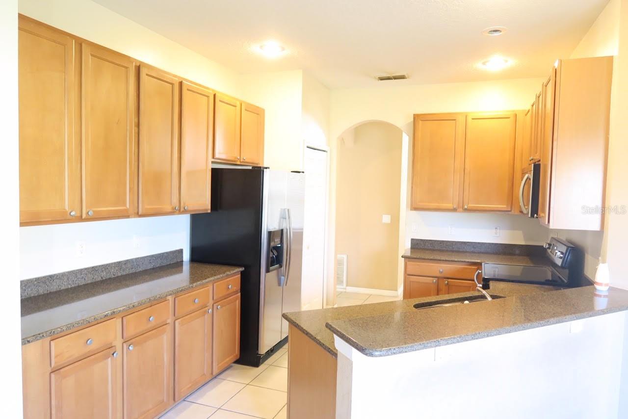 2906 SWEETSPIRE CIR, KISSIMMEE, FL — photo 12