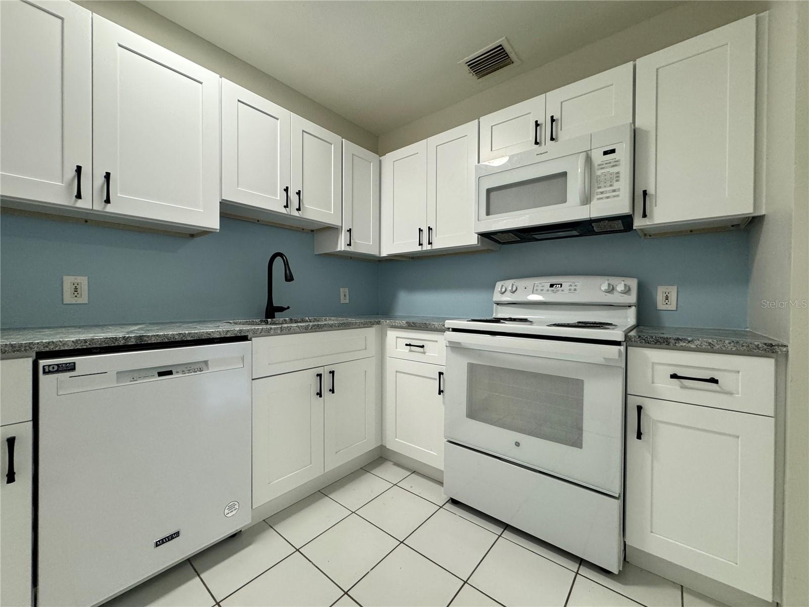 260 20TH AVE S, ST PETERSBURG, FL — photo 2
