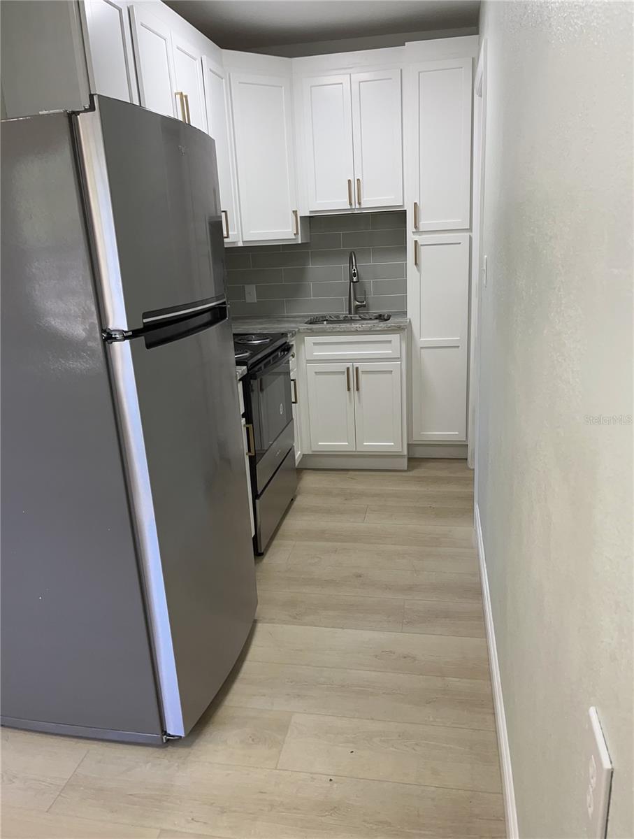 260 20TH AVE S, ST PETERSBURG, FL — photo 9