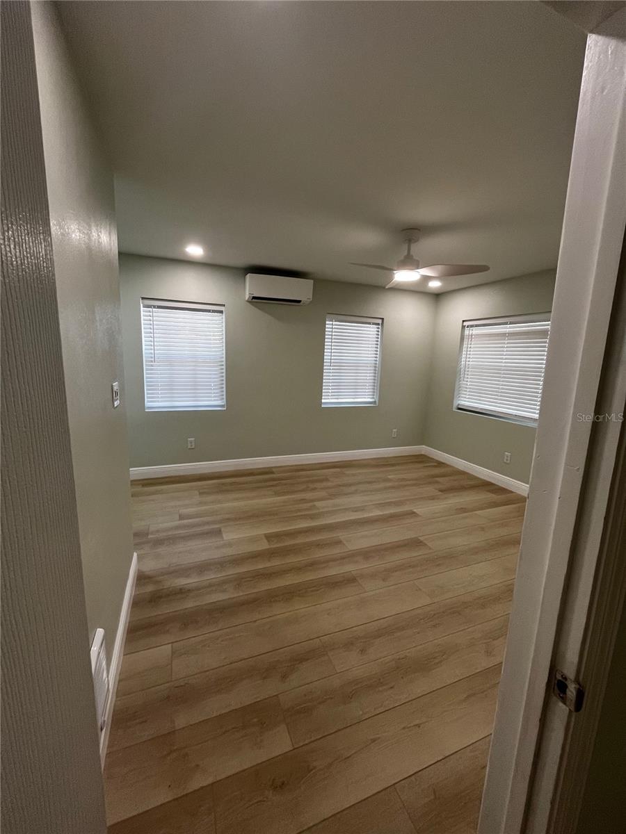 260 20TH AVE S, ST PETERSBURG, FL — photo 18