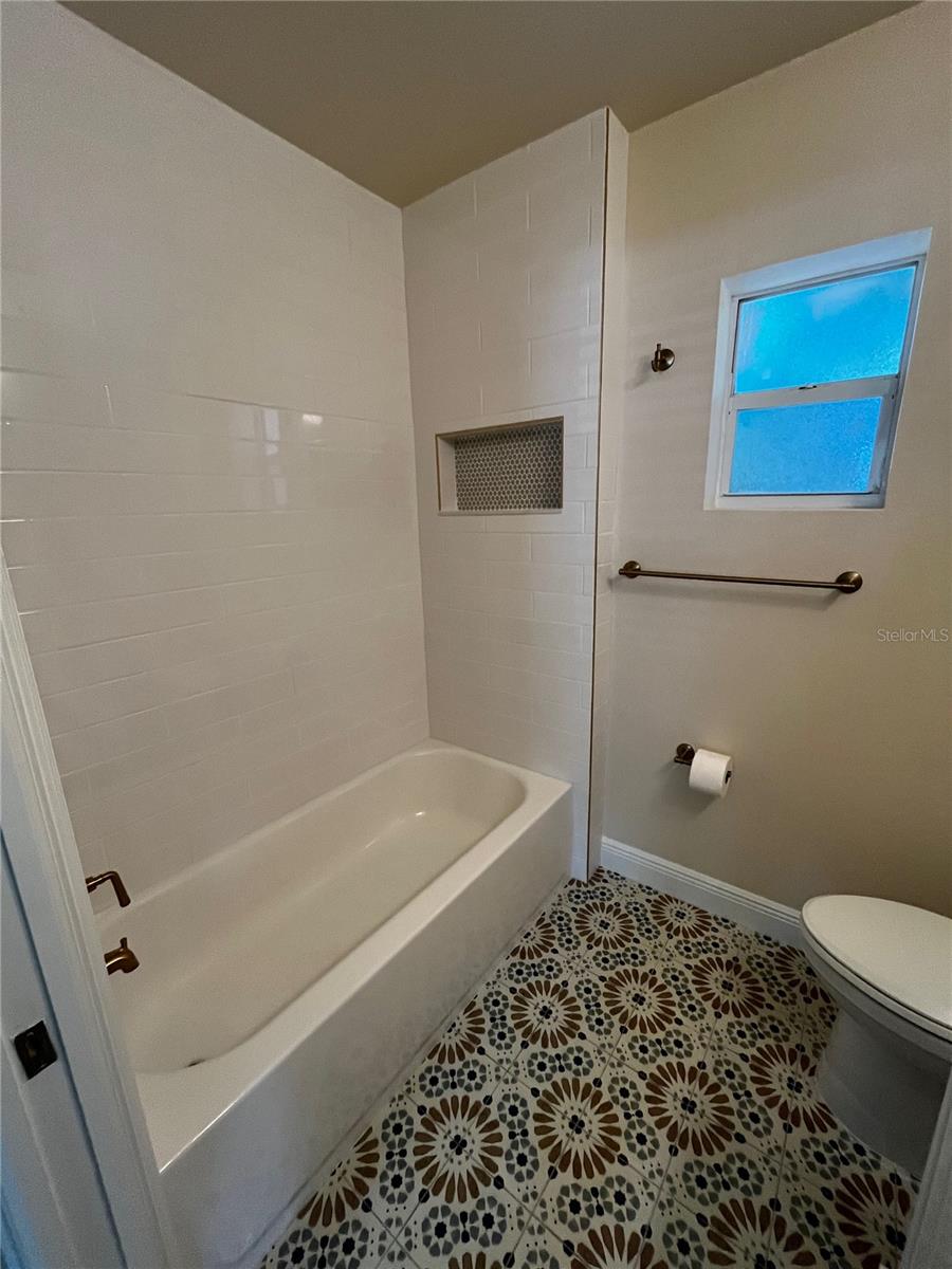 260 20TH AVE S, ST PETERSBURG, FL — photo 24