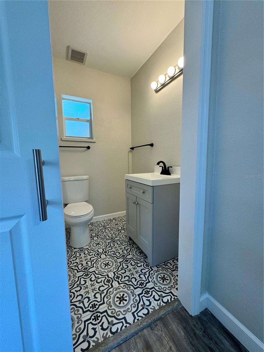 260 20TH AVE S, ST PETERSBURG, FL — photo 36