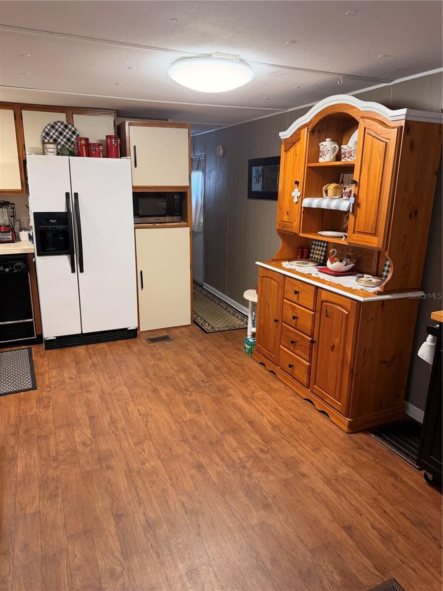38533 LANSING AVE, ZEPHYRHILLS, FL — photo 8