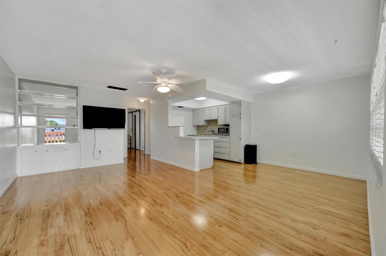 650 PINELLAS POINT DR S ##205, ST PETERSBURG, FL — photo 3