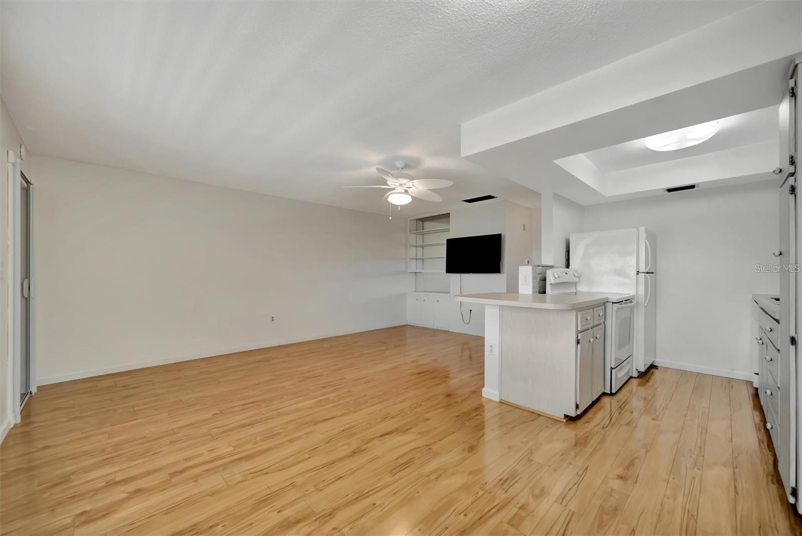650 PINELLAS POINT DR S ##205, ST PETERSBURG, FL — photo 13