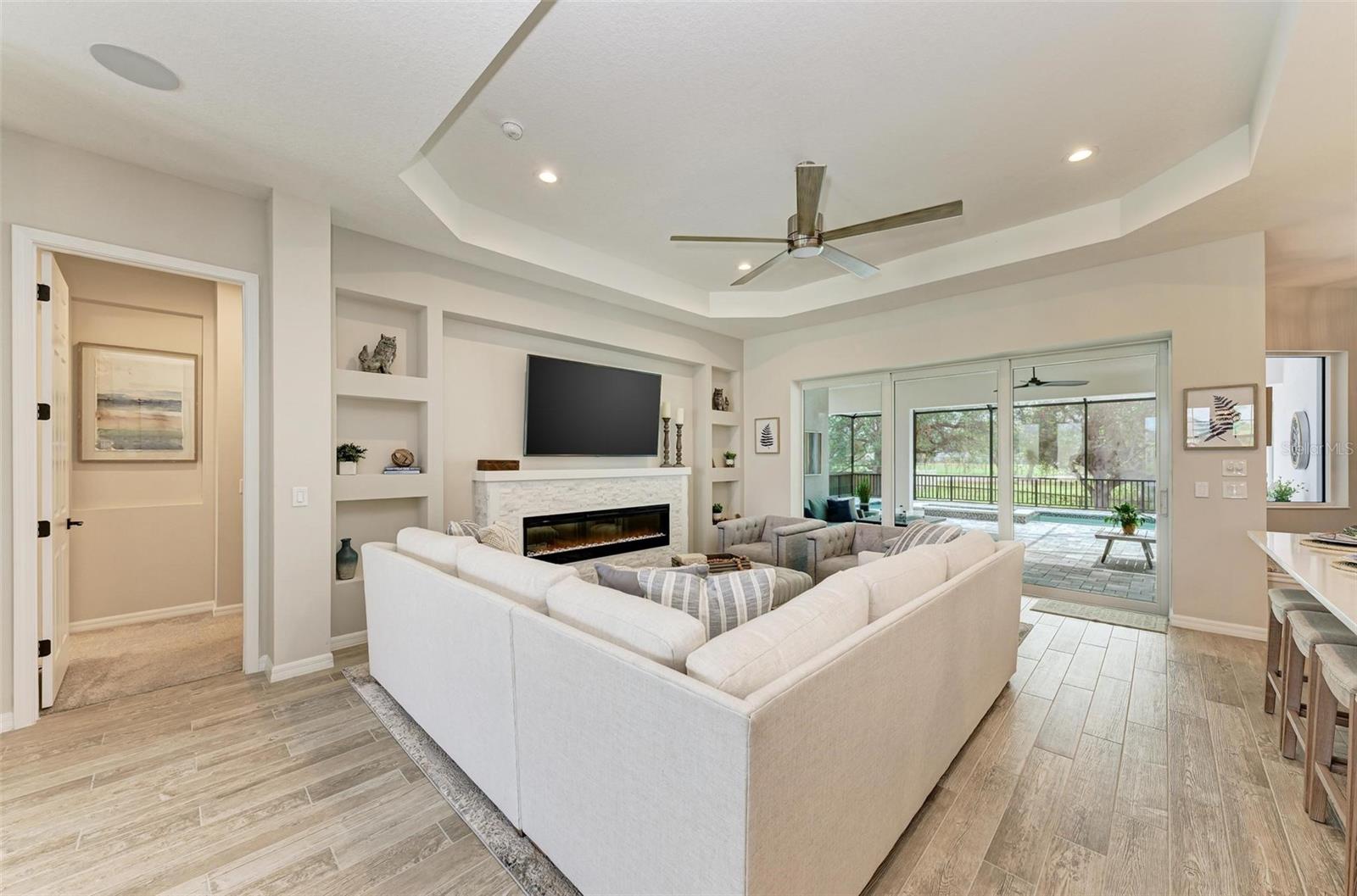 8211 37TH AVENUE CIR W, BRADENTON, FL — photo 18