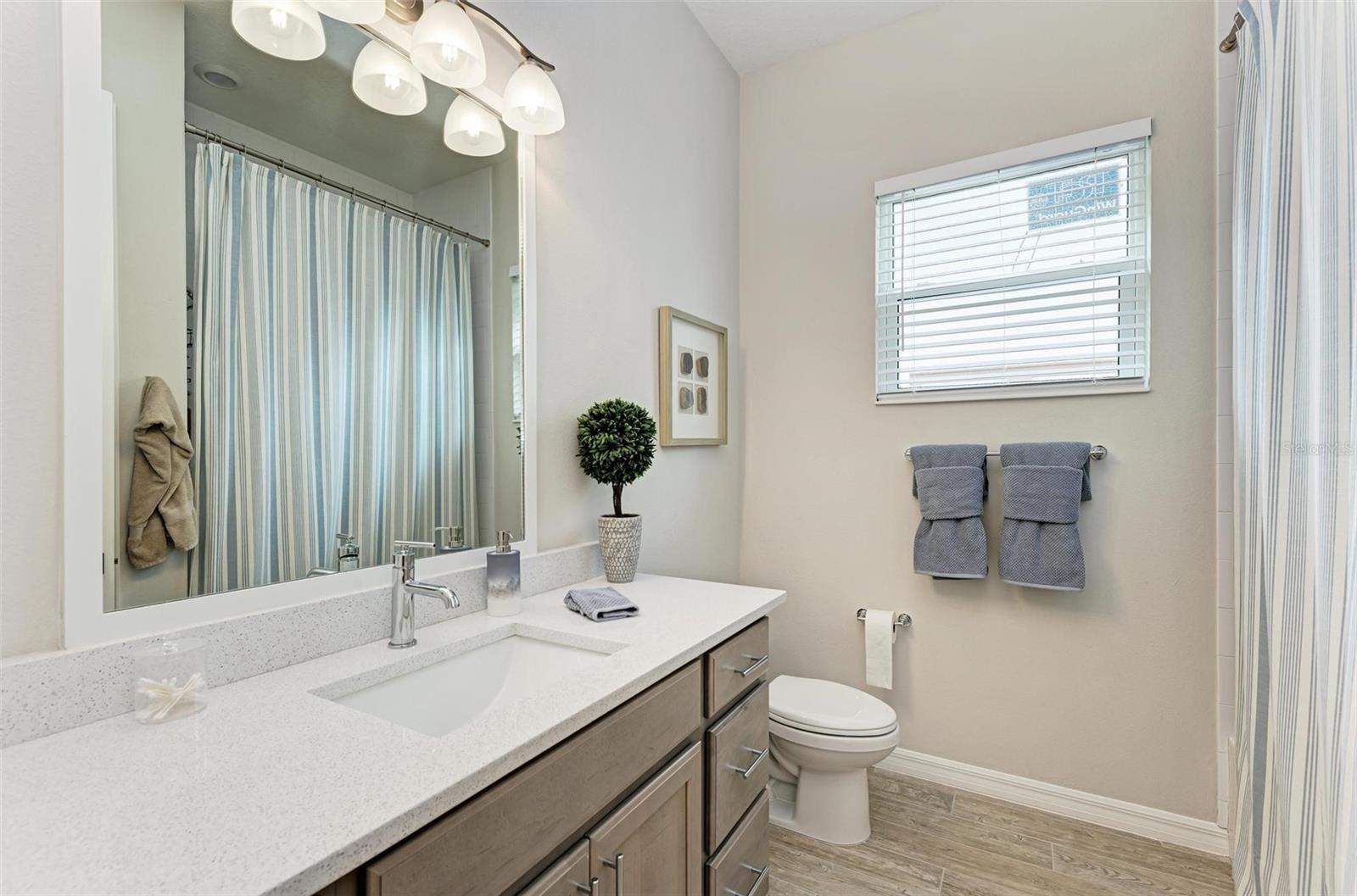 8211 37TH AVENUE CIR W, BRADENTON, FL — photo 36