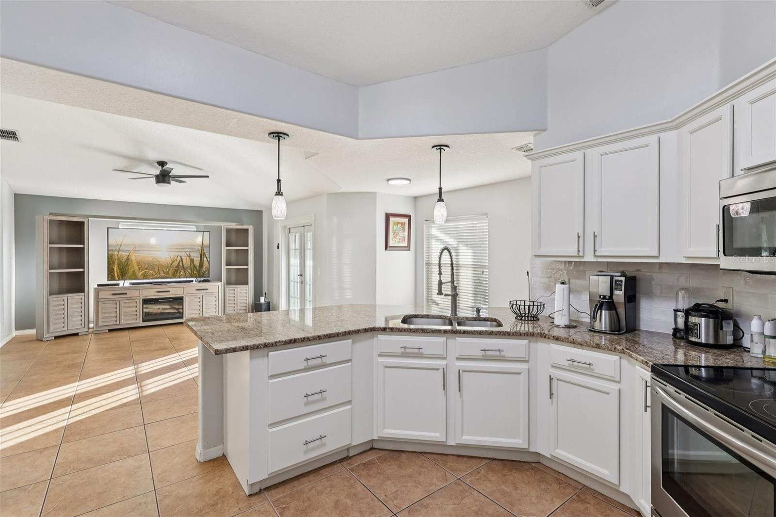 402 OHIO WAY, KISSIMMEE, FL — photo 3