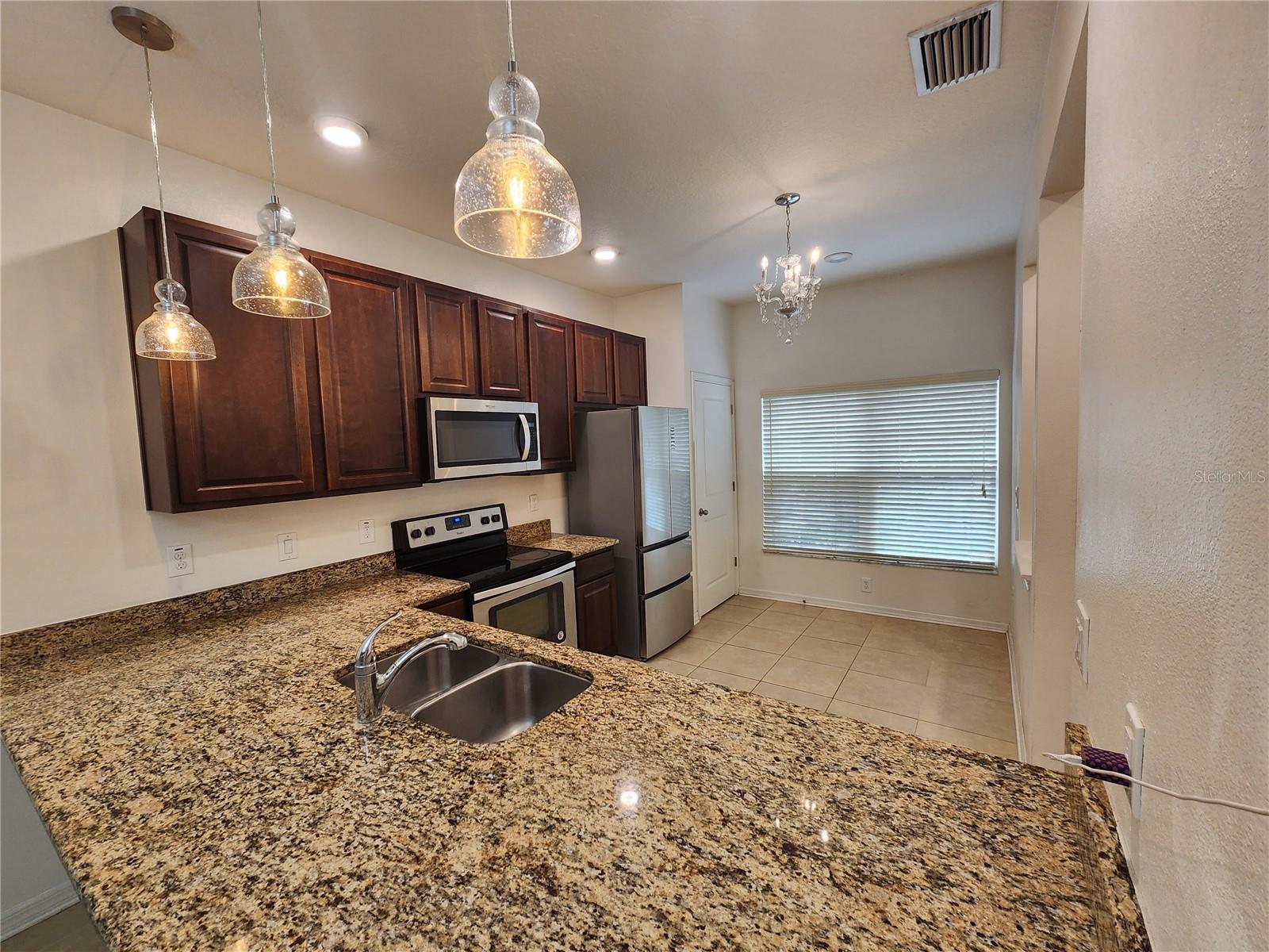 1112 HILLHURST DR, WESLEY CHAPEL, FL — photo 5