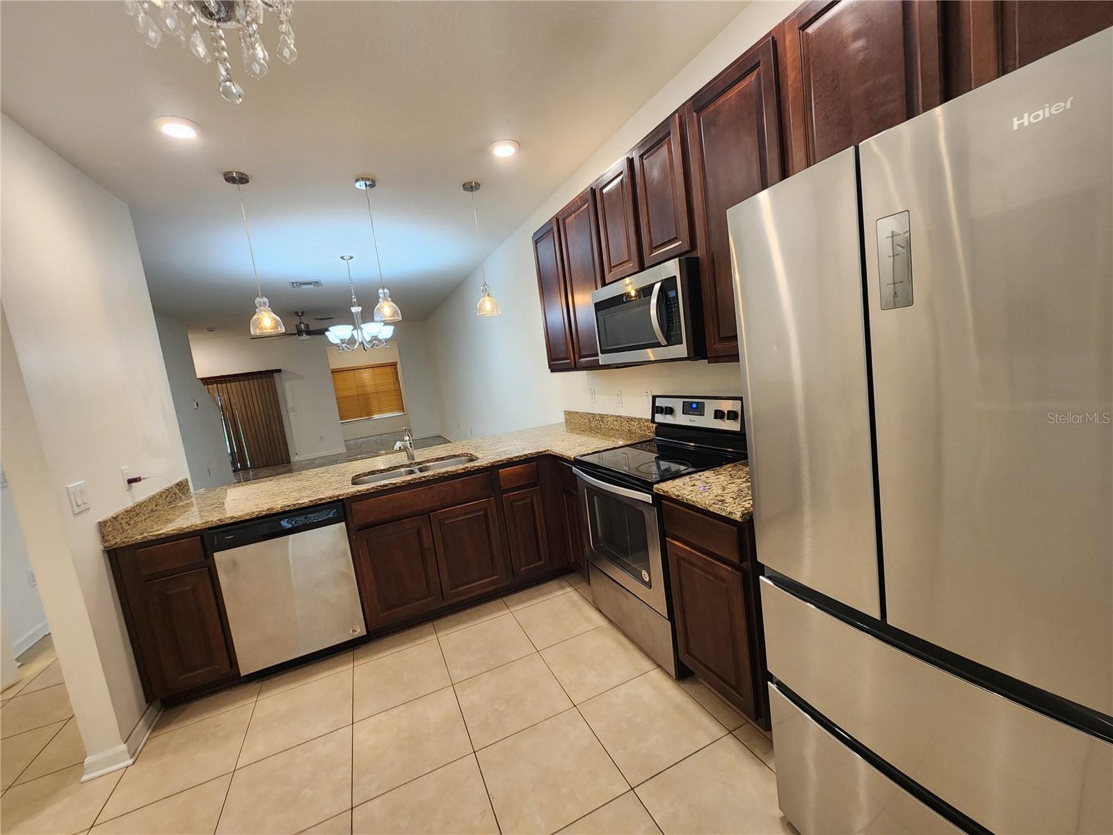1112 HILLHURST DR, WESLEY CHAPEL, FL — photo 7