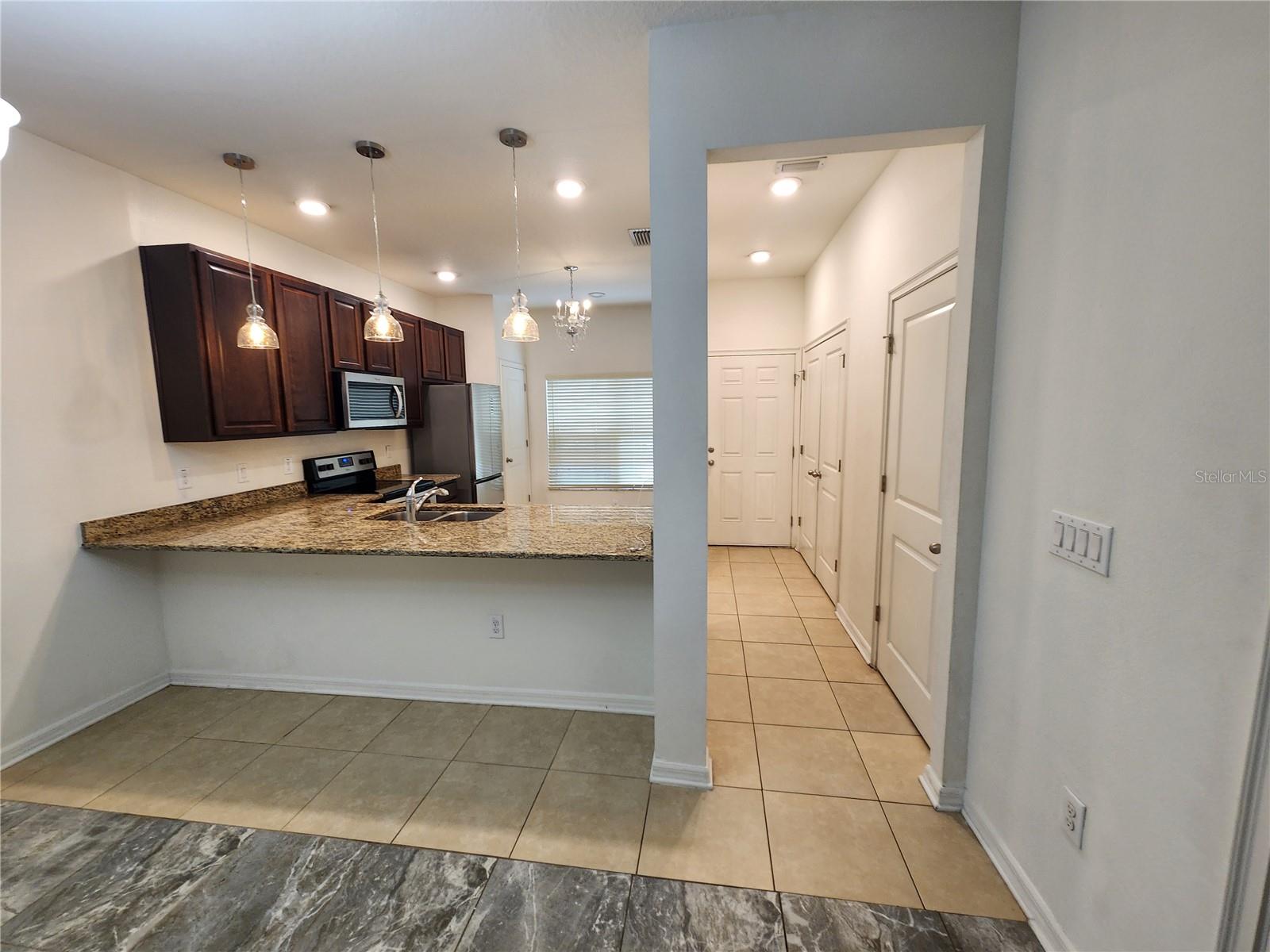 1112 HILLHURST DR, WESLEY CHAPEL, FL — photo 10