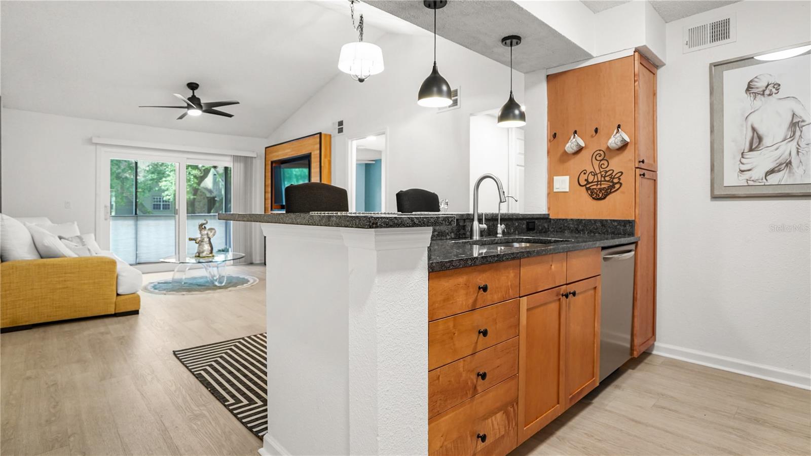 2500 WINDING CREEK BLVD #I205, CLEARWATER, FL — photo 2
