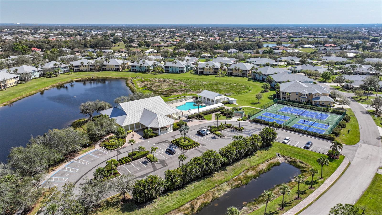 2061 WILLOW HAMMOCK CIR #105, PUNTA GORDA, FL — photo 2