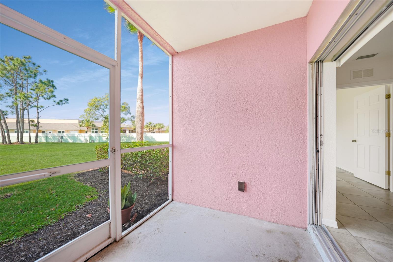 2061 WILLOW HAMMOCK CIR #105, PUNTA GORDA, FL — photo 32