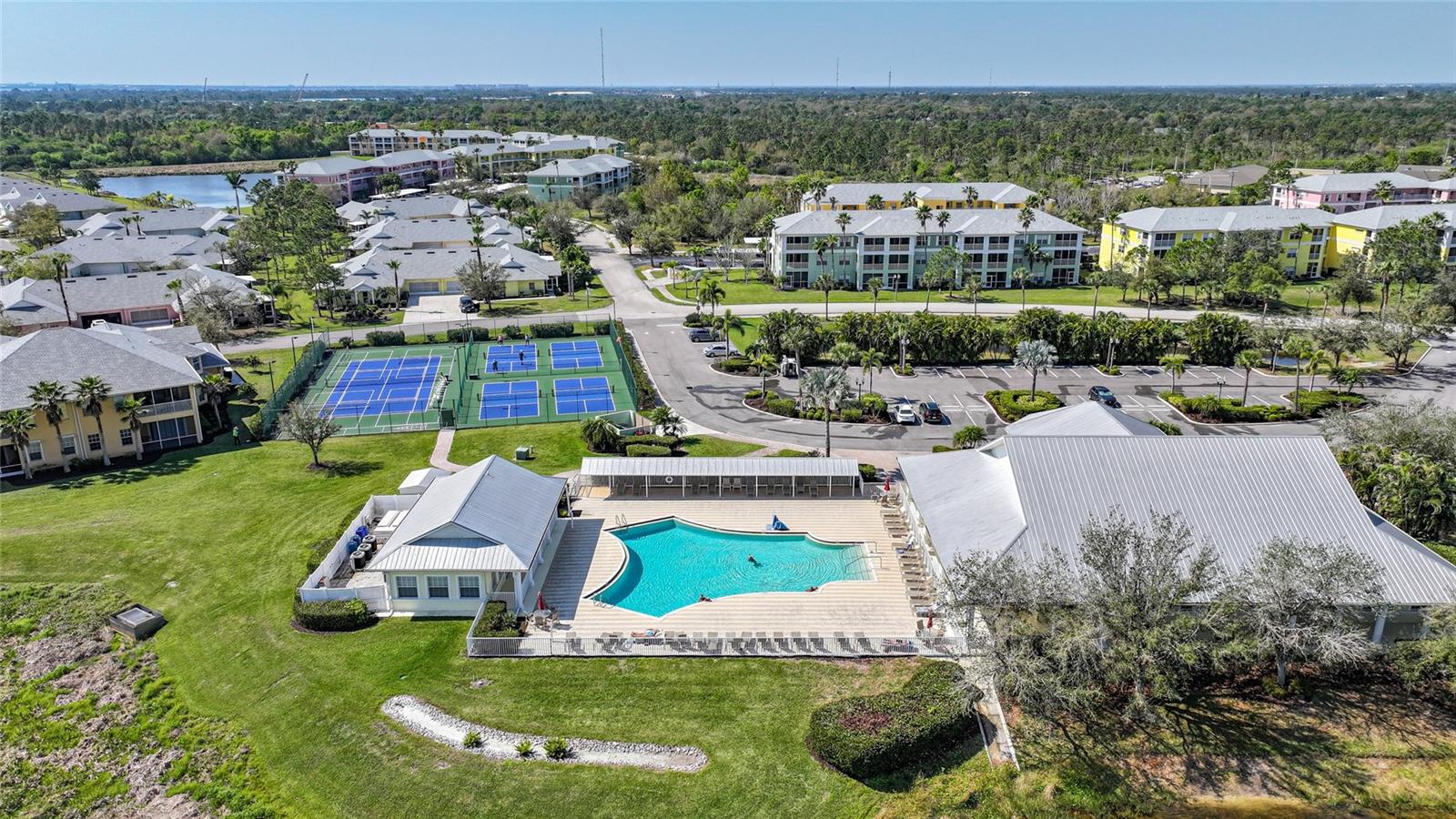 2061 WILLOW HAMMOCK CIR #105, PUNTA GORDA, FL — photo 45