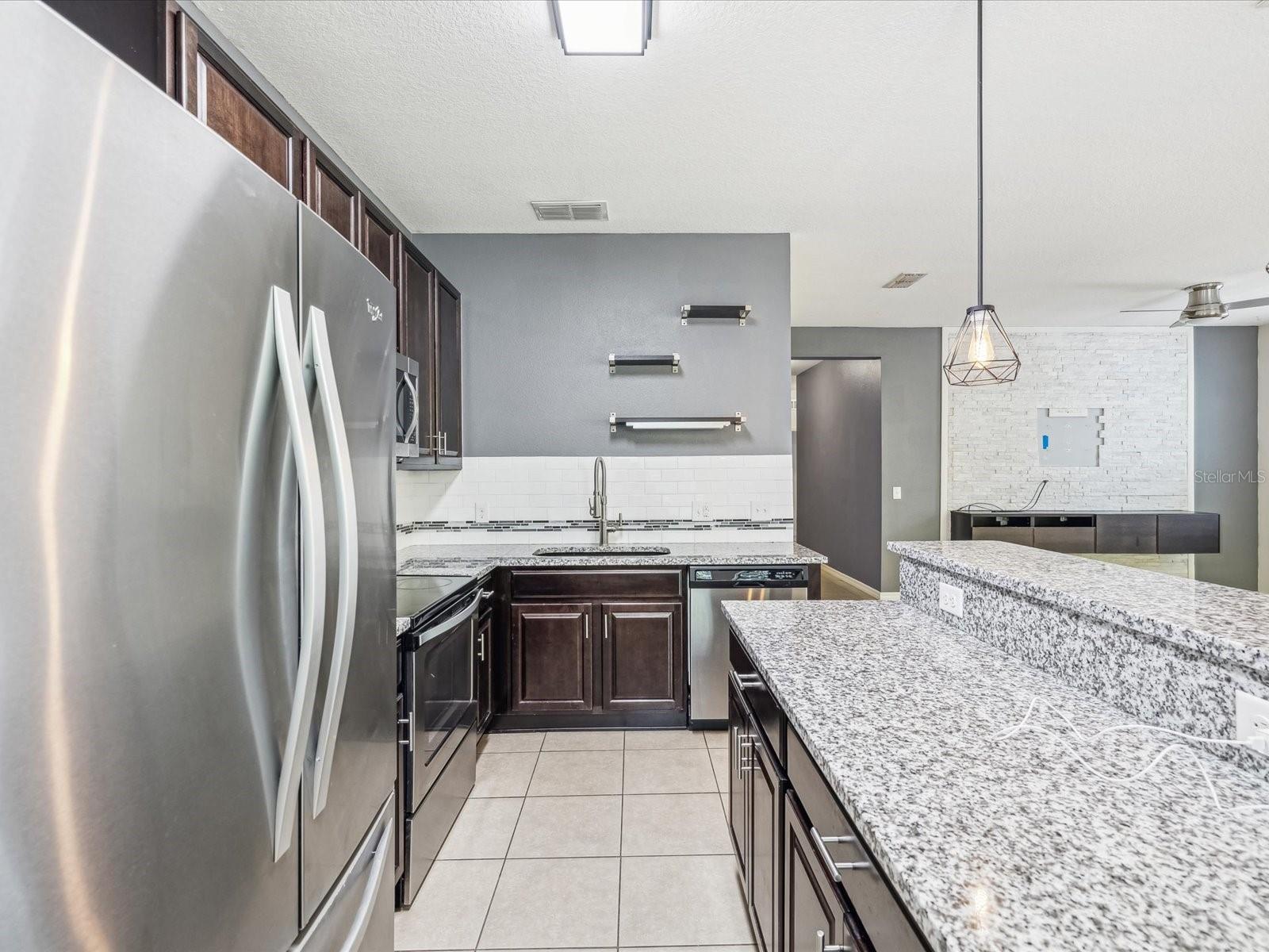 11525 SOUTHERN CREEK DR, GIBSONTON, FL — photo 19