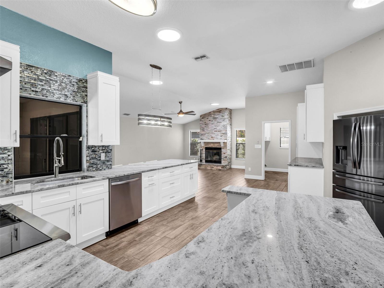 447 WHISPERING LAKES BLVD, TARPON SPRINGS, FL — photo 6