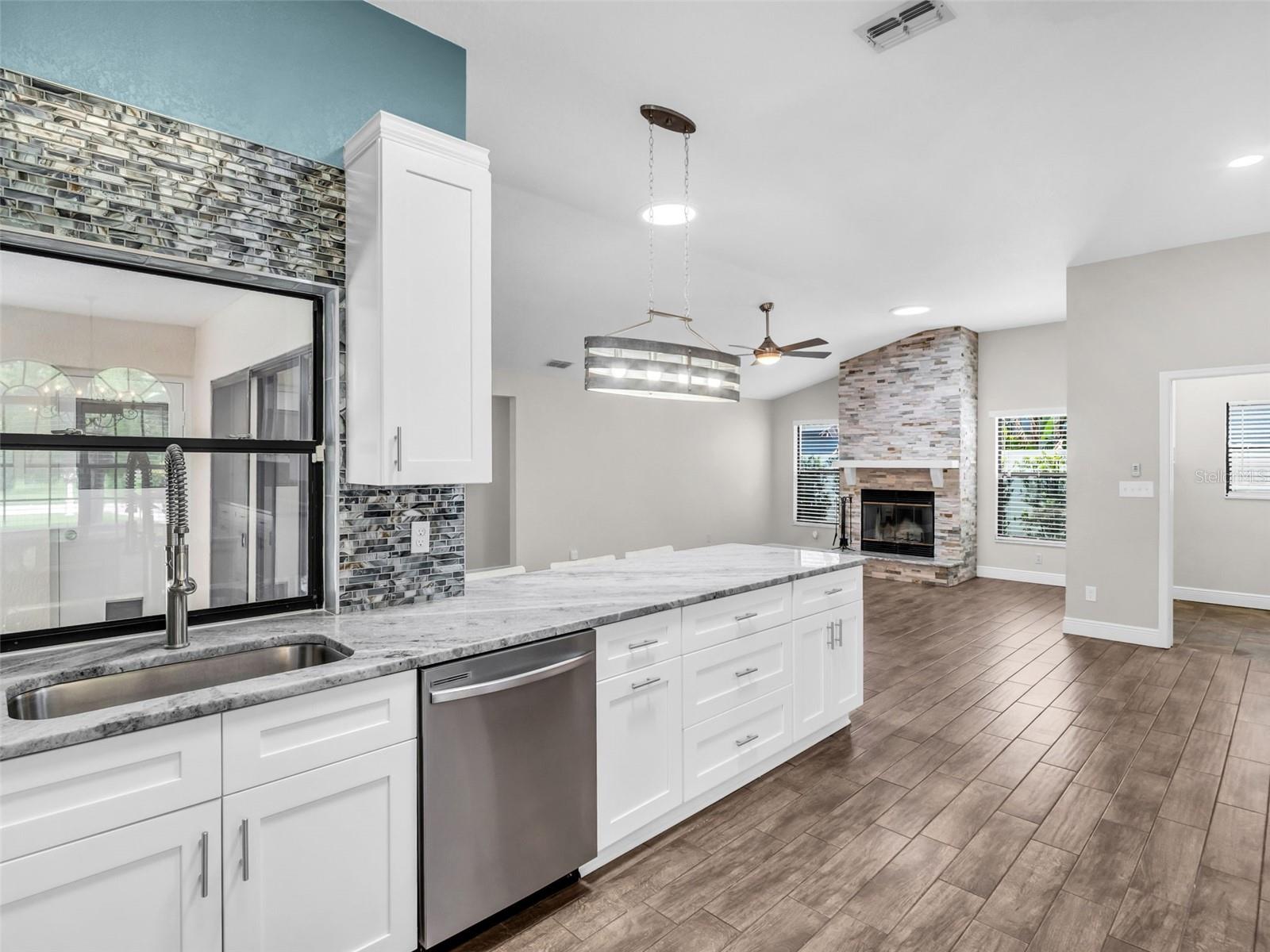 447 WHISPERING LAKES BLVD, TARPON SPRINGS, FL — photo 9