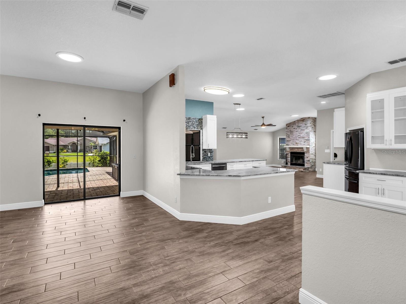447 WHISPERING LAKES BLVD, TARPON SPRINGS, FL — photo 12