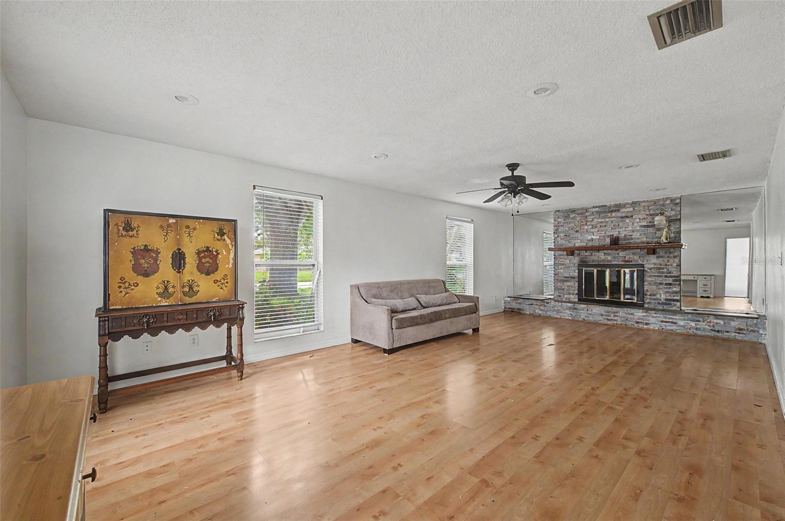 1647 SUMMERDALE DR S, CLEARWATER, FL — photo 7