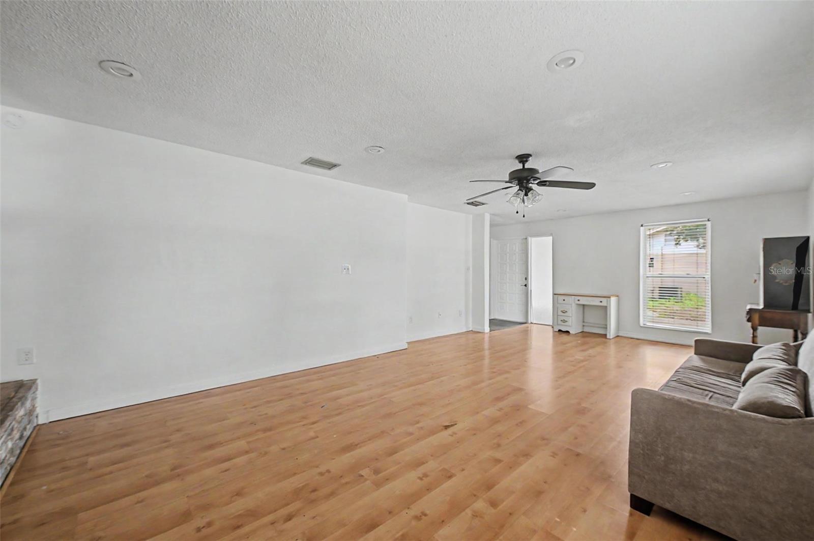 1647 SUMMERDALE DR S, CLEARWATER, FL — photo 8