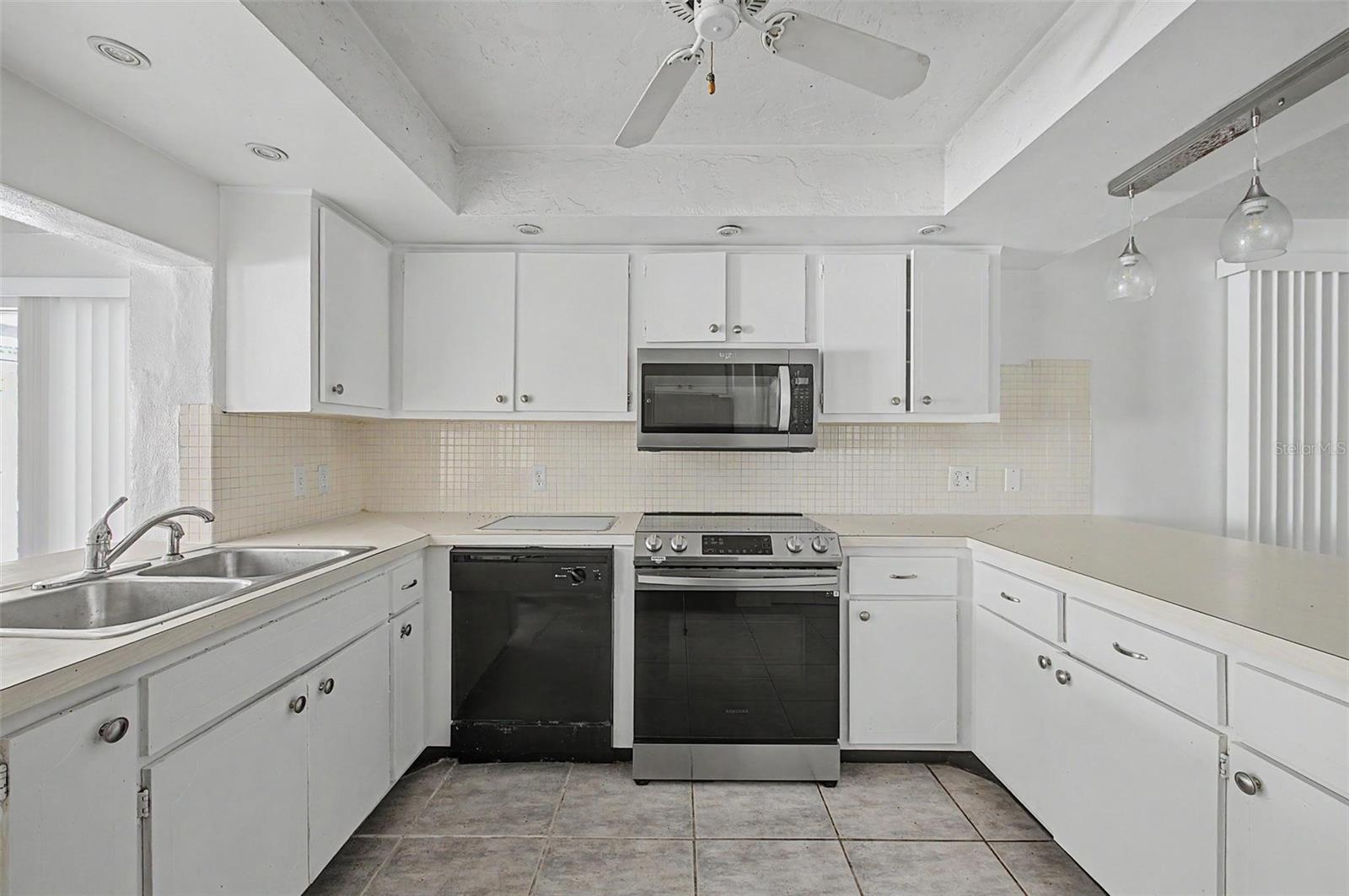 1647 SUMMERDALE DR S, CLEARWATER, FL — photo 16