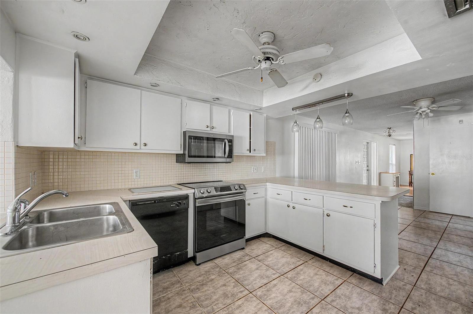 1647 SUMMERDALE DR S, CLEARWATER, FL — photo 17