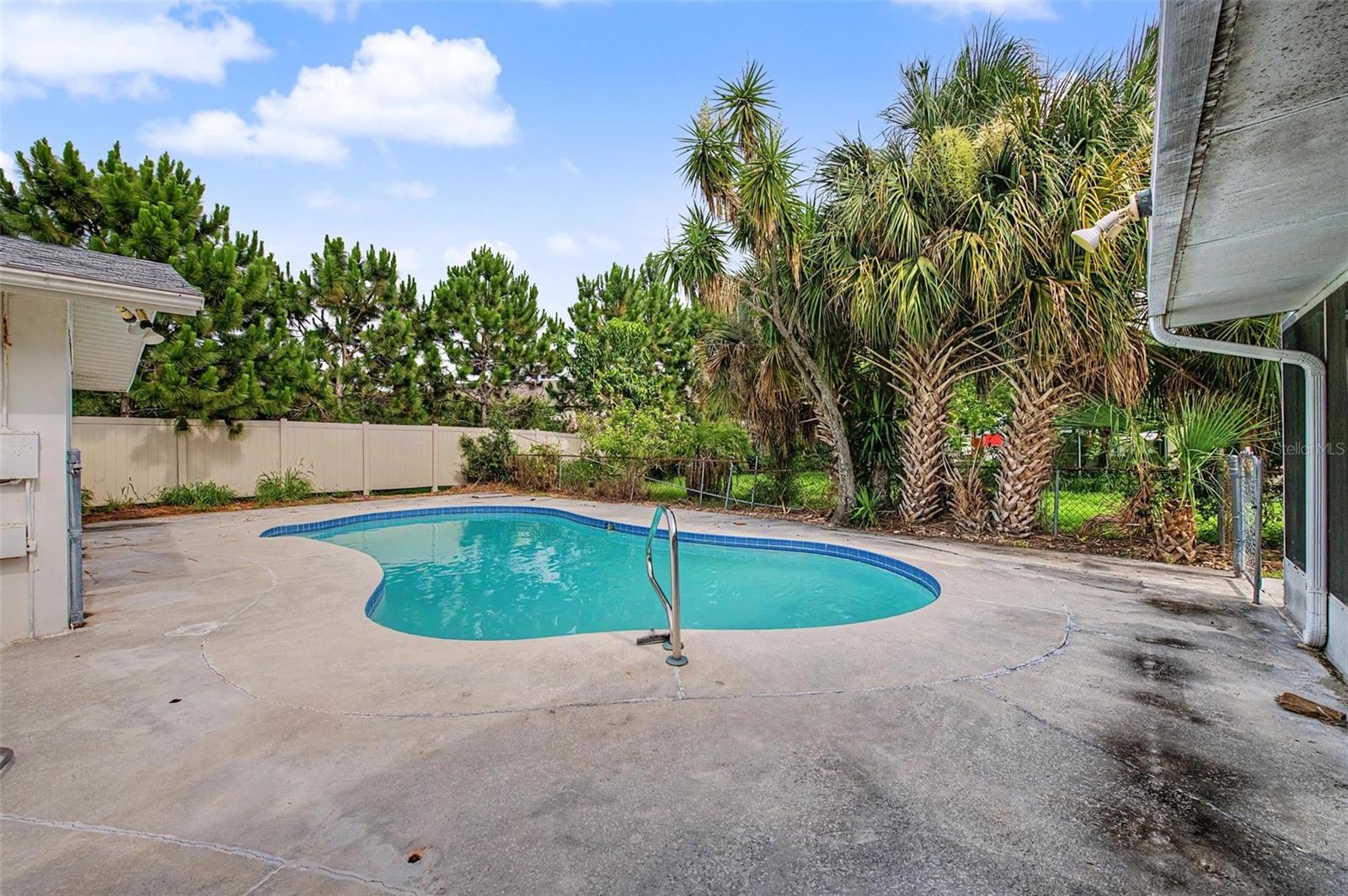 1647 SUMMERDALE DR S, CLEARWATER, FL — photo 32