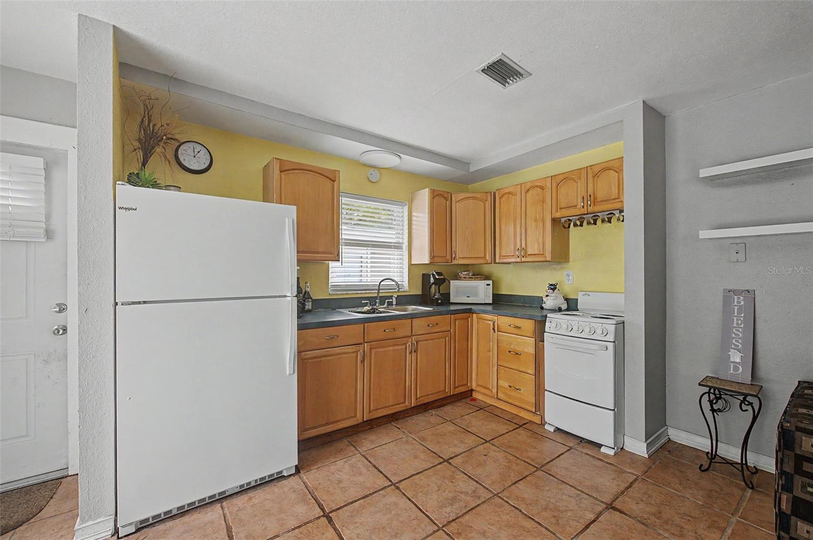1647 SUMMERDALE DR S, CLEARWATER, FL — photo 38