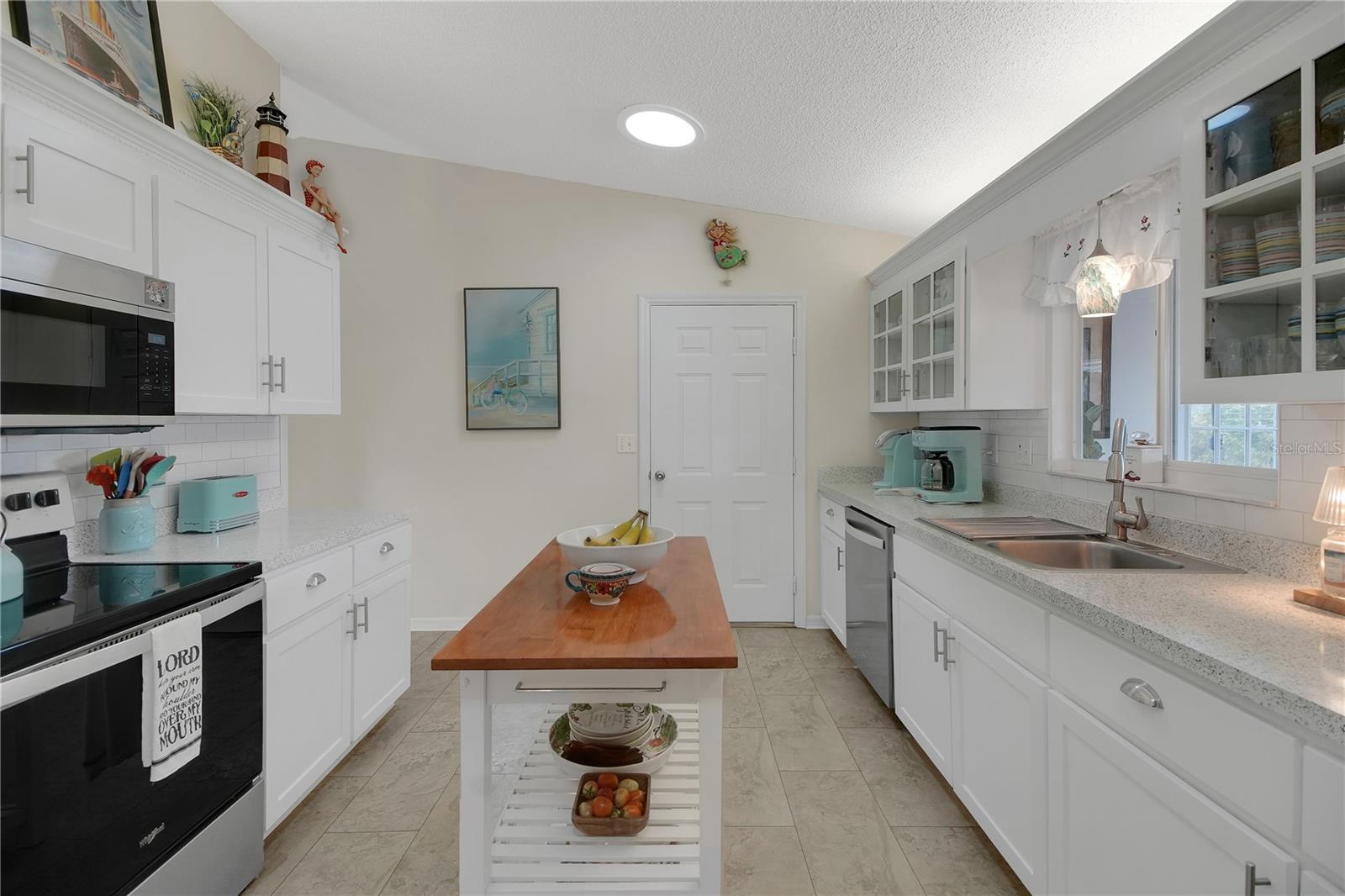 10608 SE 174TH LOOP, SUMMERFIELD, FL — photo 38