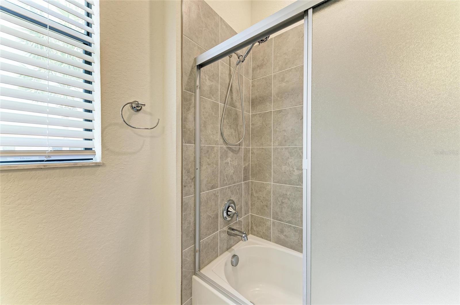 10111 MALACHITE DR, BRADENTON, FL — photo 31
