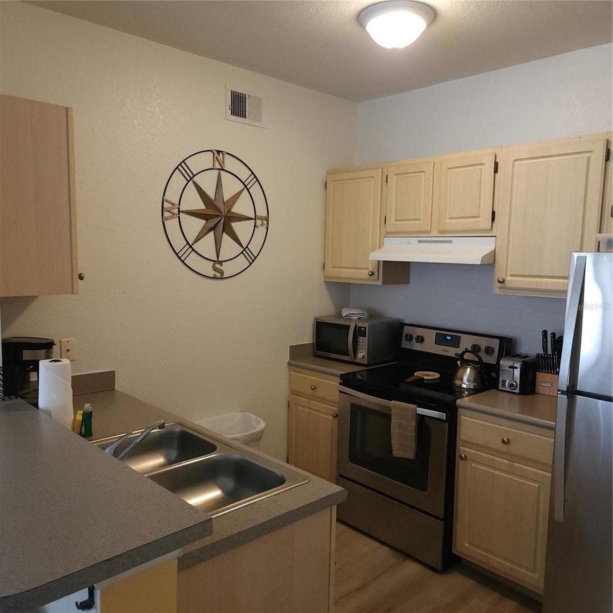 8822 DUNES CT #205, KISSIMMEE, FL — photo 2