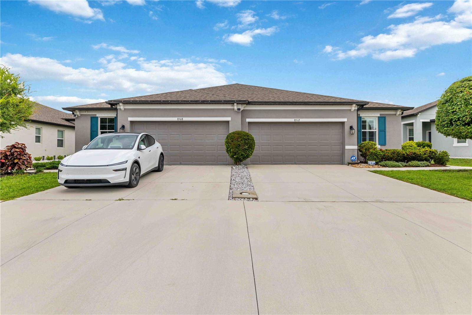 8512 CACHE DR, SARASOTA, FL — photo 2